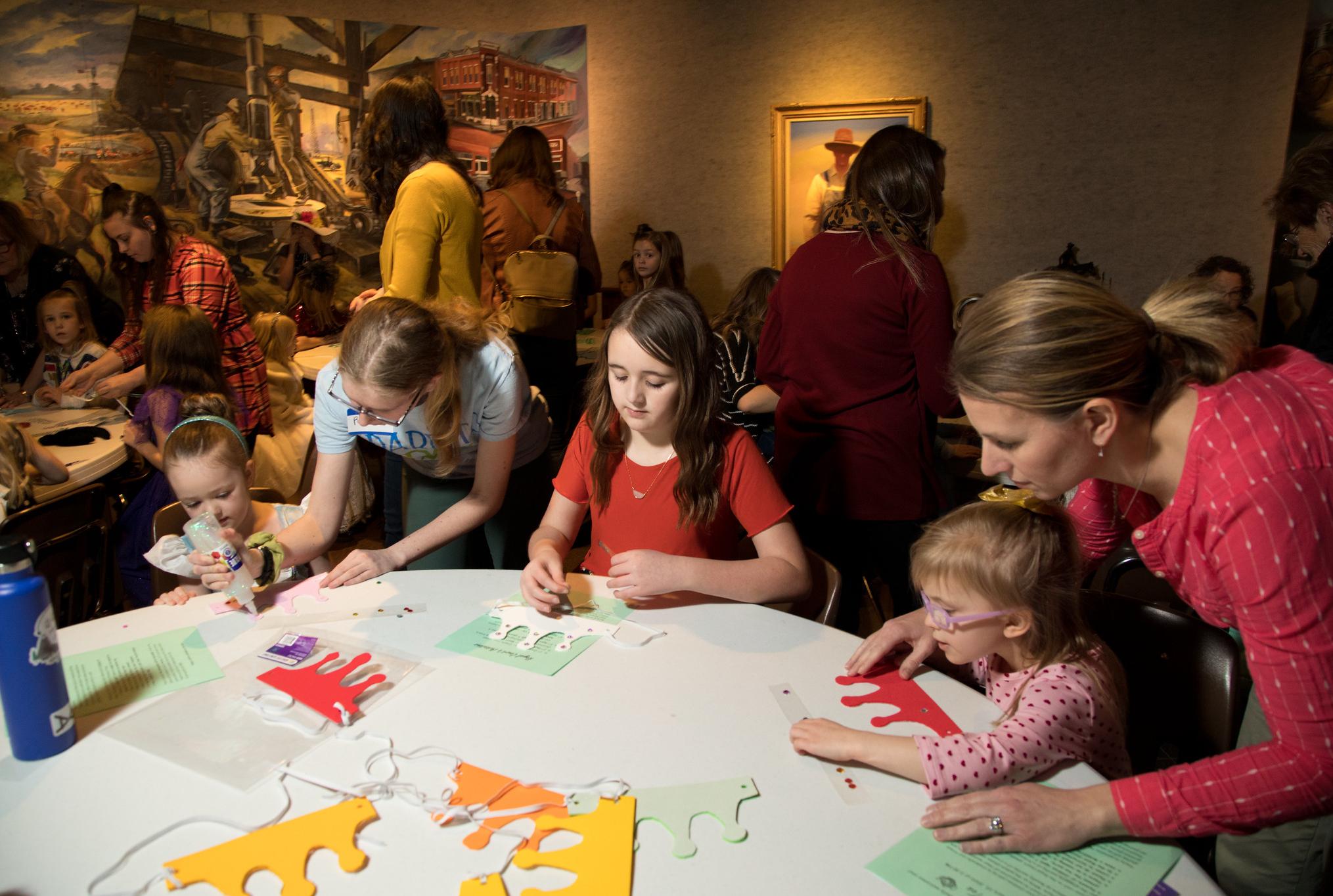 Visitors make crafts in the Shafer Gallery